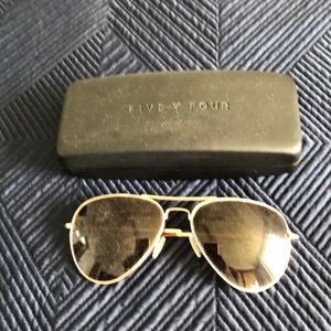 Men’s gold tone aviator sunglasses
